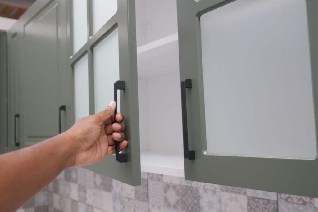 adjusting door up and down