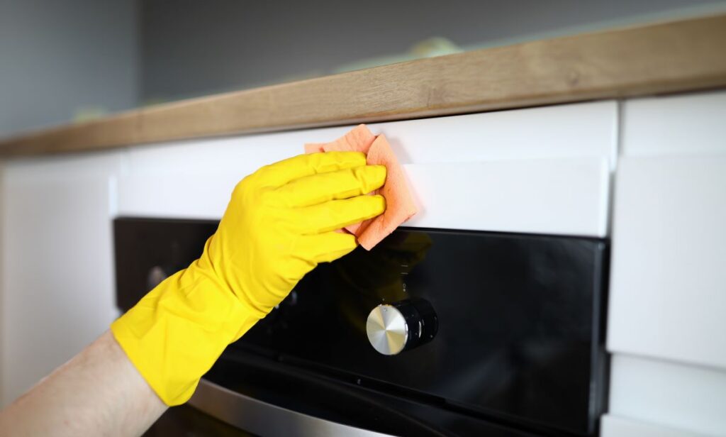remove grease from kitchen cabinets